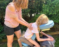 shiatsu_sur_chaise_enfants